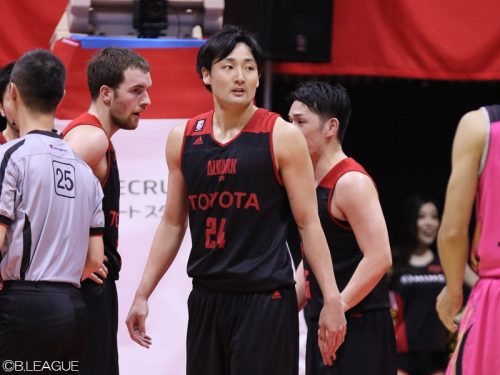 東地区首位決戦に臨むA東京、全47試合に先発出場する田中の欠場を発表
