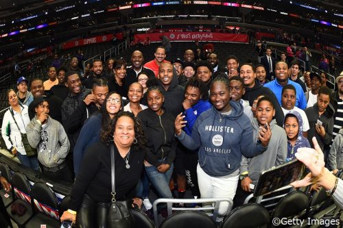 【NBA COLUMNS from LA】古巣LAに戻ったクリス・ポールが半年ぶりにサポートする団体の子どもたちと交流