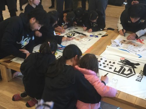 子どもたちが憧れのスター選手と交流、B.BLACKが益城町にて熊本復興支援活動を実施