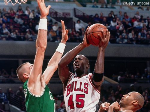 【NBA】今日は何の日？ 23年前、ブルズが当時史上最長となるホーム44連勝をスタートさせた日！