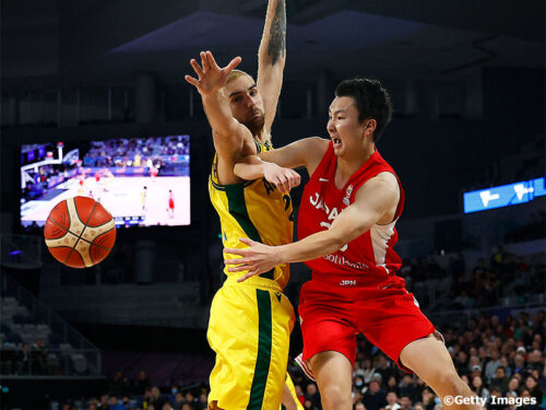 日本、強豪オーストラリアに46点差で大敗…富永啓生が代表デビュー戦で18得点