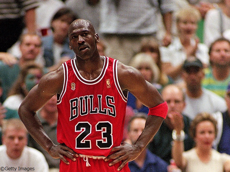 マイケル・ジョーダンが1998年のファイナル第1戦で着用したユニフォームがオークションへ | バスケットボールキング