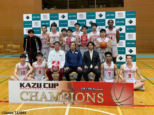 ディフェンスとリバウンドで勝った開志国際が福岡第一を下して「KAZU CUP 2023」優勝