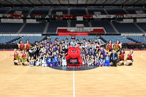 「スポーツを止めるな」がミニバスチームにサプライズ…A東京のホームで前座試合を開催