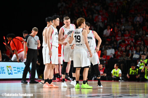 日本がデンマークとの初戦に競り勝つ…ホーキンソンとテーブス海が活躍