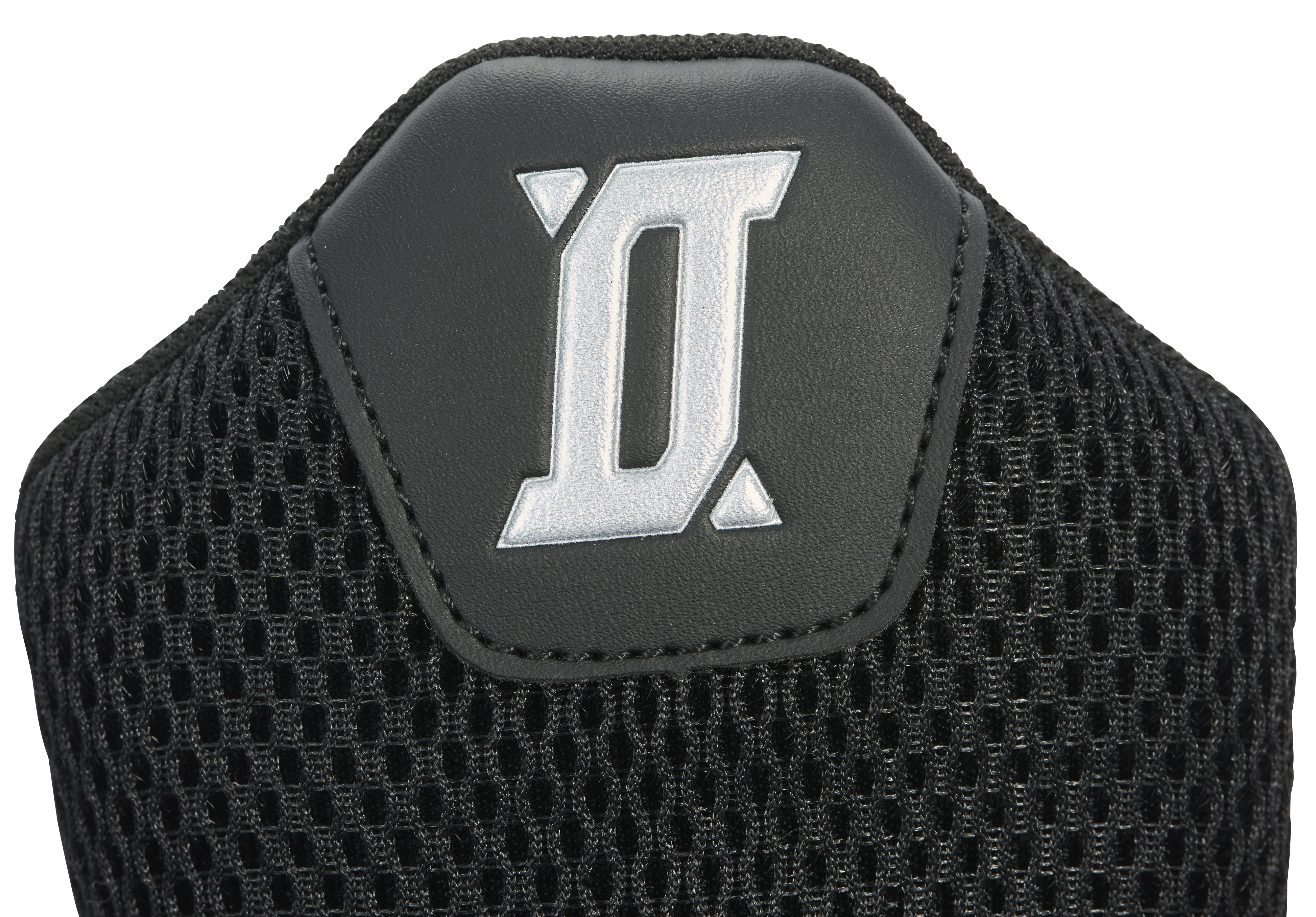 コンバースが富樫勇樹のシグネチャーモデルを発表…イニシャルと背番号