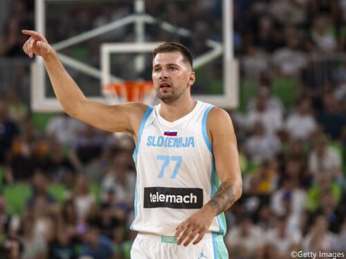 スロベニア代表のルカ・ドンチッチがユーロバスケット前哨戦で右ヒザを打撲