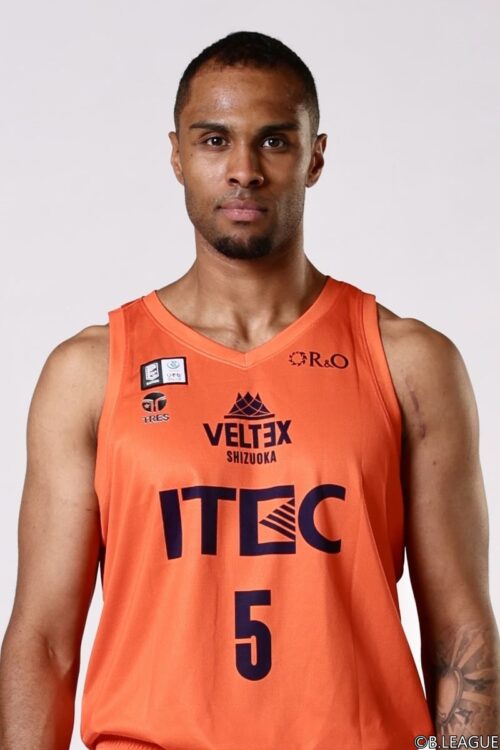 クリス・エブ・ンドウのチーム写真