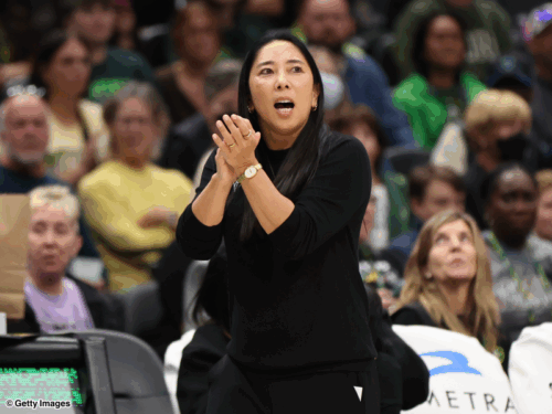 ナタリー・ナカセHCがWNBA最優秀HC賞を受賞…元bjリーグ初の女性指揮官、参入1年目で快挙