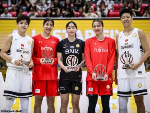 WBLA2025のオールスターファイブに宮澤夕貴と藤本愛妃が選出…笑顔で健闘をたたえ合う