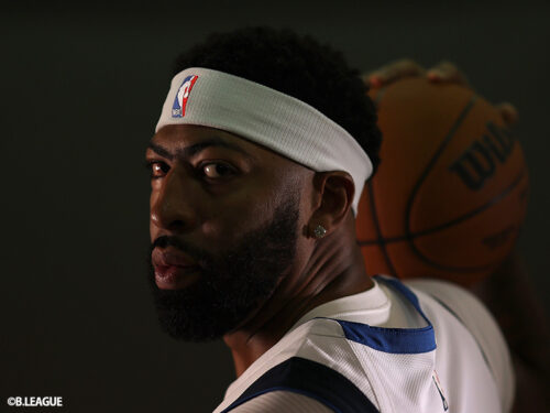 アンソニー・デイビスが残りのキャリアでゴーグル着用を宣言…その理由とは？