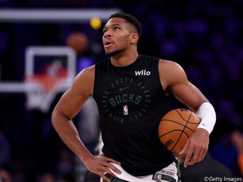 米メディアの“トレード交渉”報道にヤニスが反応「僕はここにいる。余計なことは気にしない」