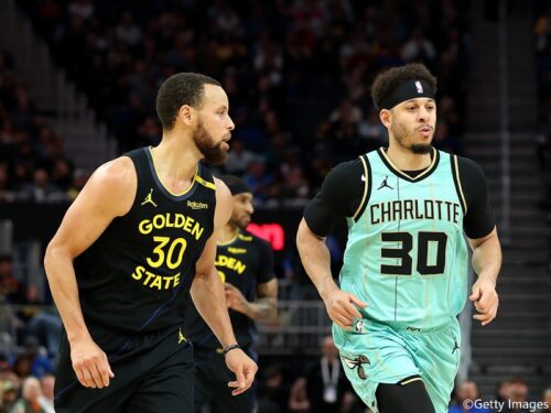 兄ステフと共演するセス・カリーが背番号31を選択「彼から背番号30を買おうとしたけど…」