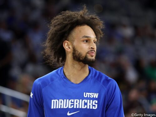 マーベリックスが若手ビッグマンのデレック・ライブリー2世の来季契約を行使