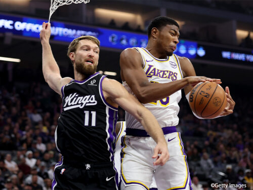 ドンチッチ欠場のレイカーズが接戦を制す…リーブスが51得点大暴れ、八村塁も18得点で貢献