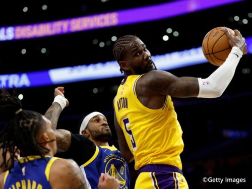 新天地での初戦を終えたエイトンにレイカーズOBが喝「あんなプレーをしちゃダメだ」