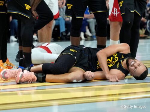 ロケッツ戦の終盤で負傷退場していたカリー、大腿部の打撲により約一週間の欠場へ