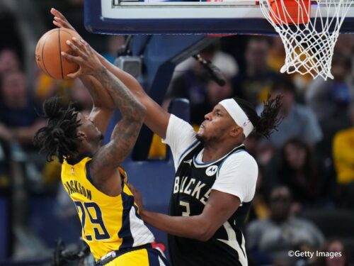 バックスとペイサーズのライバル関係が激化か…ターナーへの"凱旋"に大ブーイング