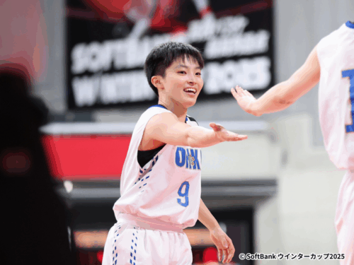 「笑顔でやれ」亡き恩師の言葉を守りウインターカップ8強…接戦でも笑顔で桜花学園を導いた竹内みや