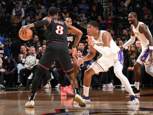 レイカーズがシクサーズに競り勝つ…復帰したドンチッチが“トリプルダブル”の活躍、八村塁は17得点