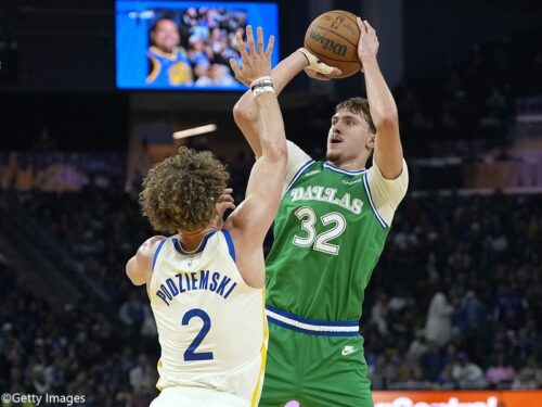 初のクリスマスゲームに臨んだ新人クーパー・フラッグが史上最年少で快記録