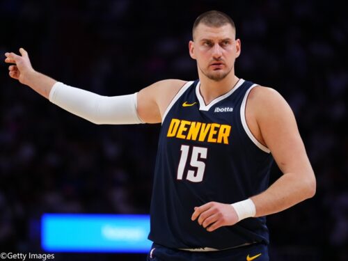 ナゲッツに大打撃…大黒柱ニコラ・ヨキッチが左ヒザ負傷で最低4週間の離脱