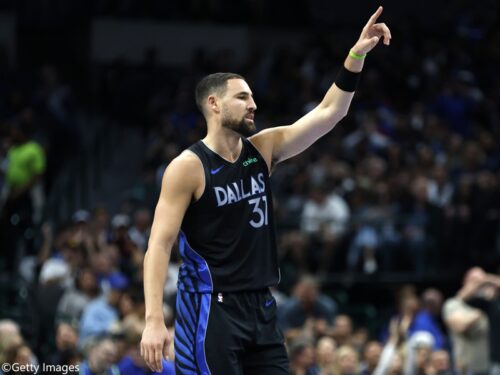 通算900試合出場を果たしたクレイ・トンプソン「自分がまだプレーできていることに感謝」