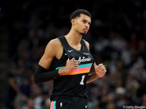 ビクター・ウェンバンヤマがNBA史上2番目の若さでシーズン通算500ブロックに到達