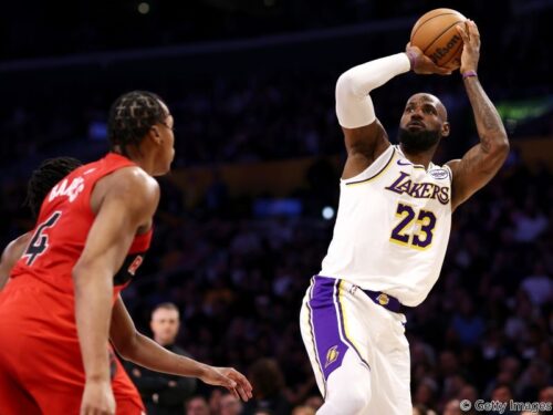 レブロンとドンチッチが活躍を見せレイカーズがラプターズに勝利…八村塁はベンチスタートで10得点を記録