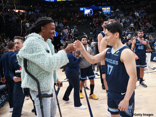 河村勇輝のブルズ初得点にジャ・モラントが即反応！ 離れても変わらぬ絆と「ハングリー精神」への深いリスペクト