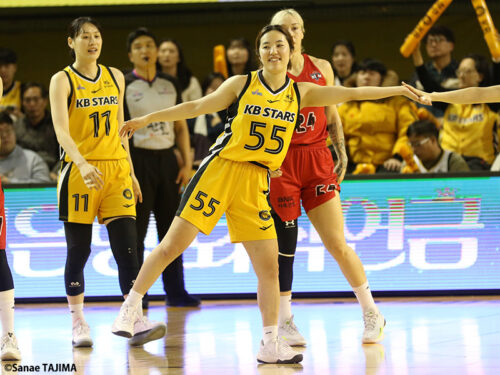 「サラは、このチームで重要な選手です」…韓国代表主将が称賛するWKBL初挑戦の酒井彩等（KBスターズ）