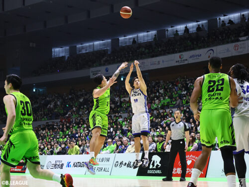 三河が敵地で97得点の快勝…第2Qに逆転許すも、西田優大とレイマンの連続シュートで再逆転