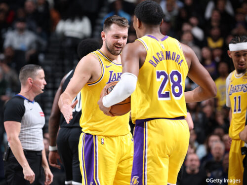 レイカーズがネッツに快勝で敵地8連戦終了…リーブスが戦列復帰、八村塁は5得点3リバウンド