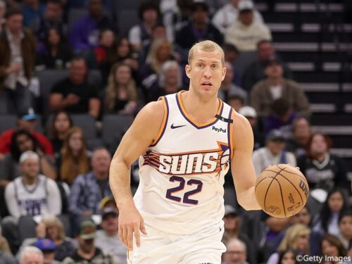 ウェスト2位のスパーズがベテランビッグマンのメイソン・プラムリーと10日間契約