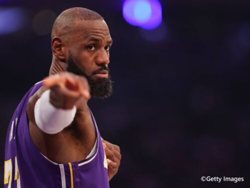 キャリア23年目を過ごすレブロン、開幕欠場を受けて犠牲にした2つの“大好物”とは