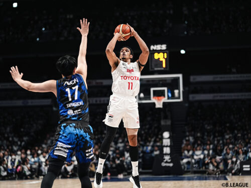 大黒柱ロシター離脱もデイヴィス復帰のA東京が総力戦で白星…西地区首位の長崎を敵地で撃破