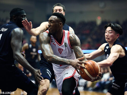 初開催の「CROSSTOWN RIVALRY」は千葉Jに軍配…リトルや富樫が躍動し快勝