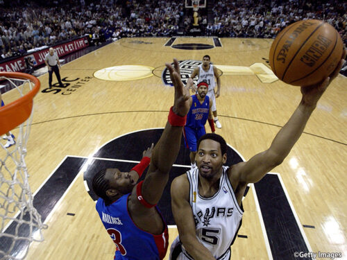 オルドリッジの来日中止でオーリーが急遽来日へ…現役時代、数々の劇的弾を沈めた伝説のプレーヤー