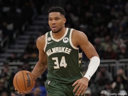 ヤニス・アデトクンボが30得点、10リバウンド、5アシスト超えの試合数でNBA歴代トップに