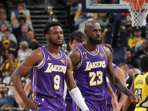 NBA史上初…父レブロンが息子ブロニーの3Pをお膳立てして“親から子へのアシスト”が実現