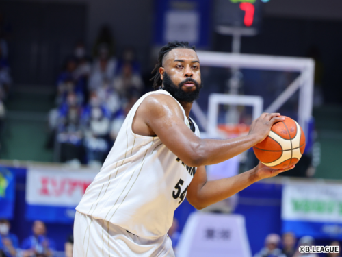 三河のガードナーが連日大台突破…日本で11年目のビッグマンがB1通算4500リバウンド、通算13000得点達成