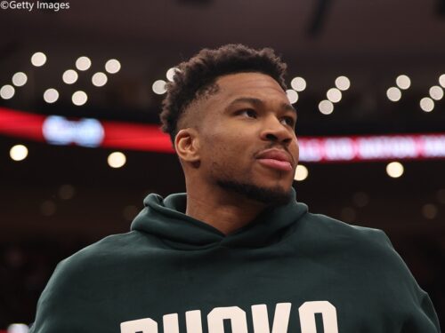 イースト11位のバックスに大打撃…ヤニス・アデトクンボが左ヒザ負傷で最低1週間の離脱