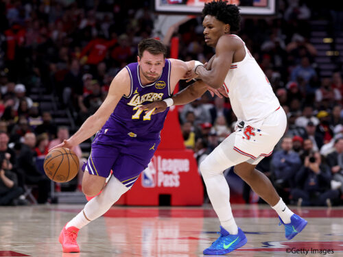 レイカーズがロケッツとの接戦を制して7連勝…ドンチッチとレブロンが躍動、八村塁も第4Q終盤の逆転劇を演出