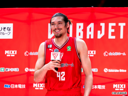 千葉Jがクエンティン・ミロラ・ブラウンとの契約延長…負傷者発生のチームを支えた25歳のビッグマン