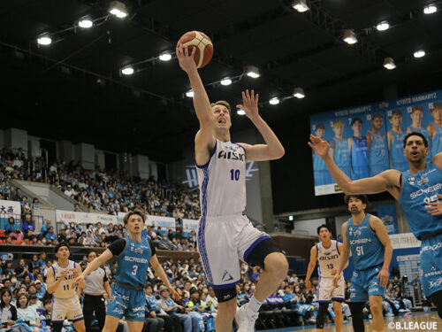 レイマンが25得点11Rで躍動…京都に逆転勝利の三河が3季連続6回目のCS進出決定