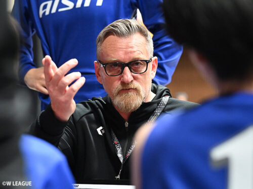 アイシンのBTテーブスHCと島田裕文AC兼通訳が退団へ…チームをWリーグプレミア残留に導く