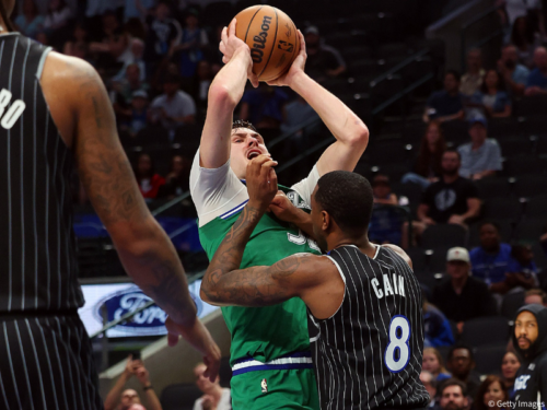 マブスのクーパー・フラッグが51得点の衝撃…NBA史上初の「10代で50点超え」を達成