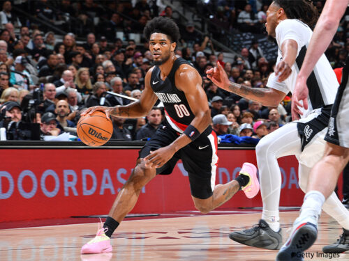 第4Qに14点差を逆転したブレイザーズが1勝目…連勝逃したスパーズはウェンバンヤマにアクシデント