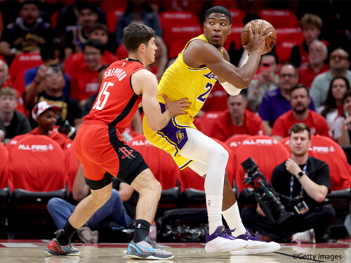 第4Q終盤に6点差を追いついたレイカーズが延長戦の末に勝利…ロケッツに3連勝、八村塁は22得点と躍動