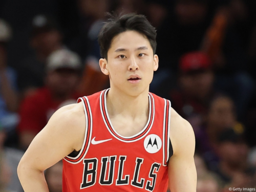 河村勇輝が華麗なノールックビハインドパスで魅了…ブルズはマジックに敗れ連勝ストップ